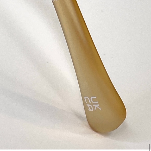 LE SPECS Bandwagon Sunglasses NEW Raw Sugar Frame With Blue Mirror Lens - Picture 13 of 16